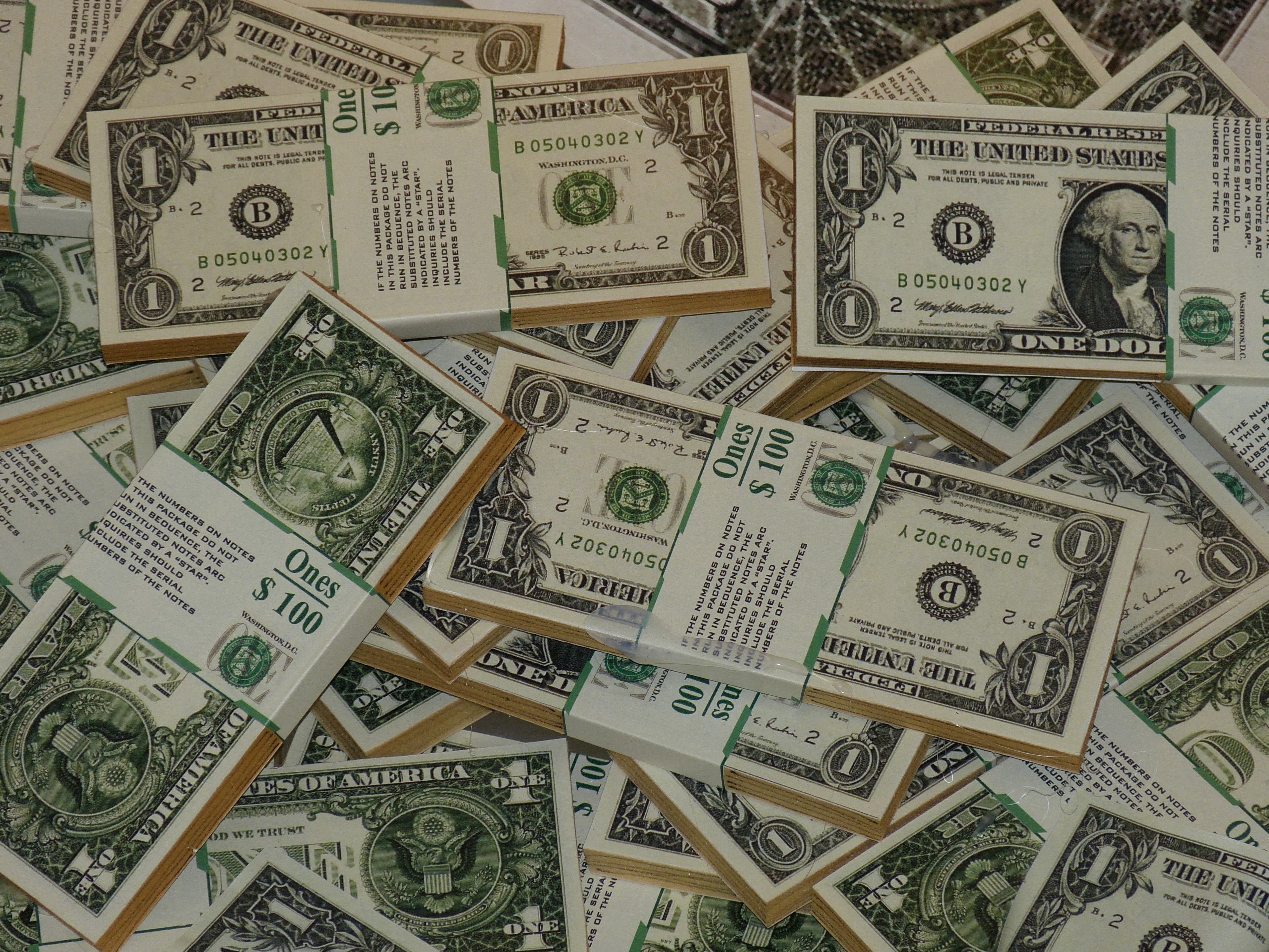 Fajos de dinero. | Foto: Pexels