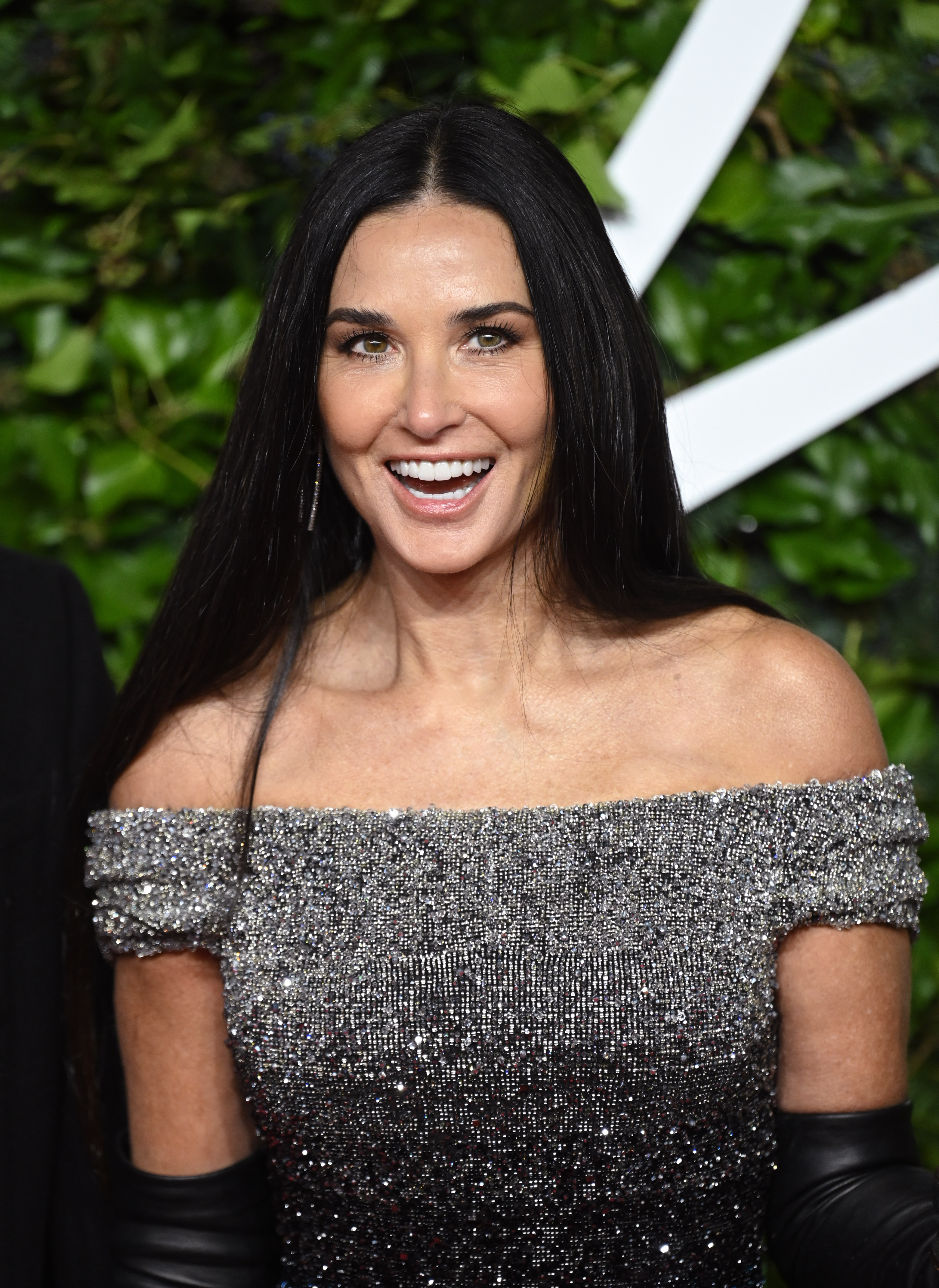 Demi Moore besucht die The Fashion Awards 2021 in der Royal Albert Hall am 29. November 2021 in London, England.