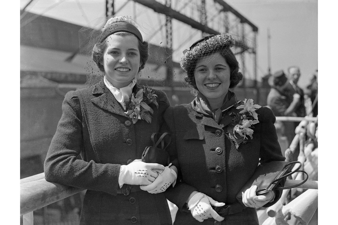Eunice and Rosemary Kennedy, sailing from New York in April 1938 to join their parents in London | Source: Getty Images