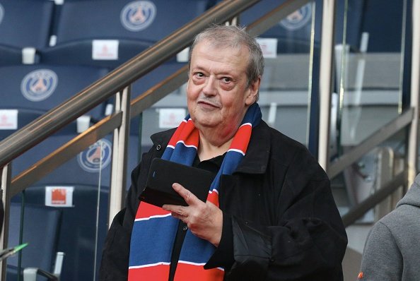 Guy Carlier participe à la Ligue 1 française |Photo : Getty Images