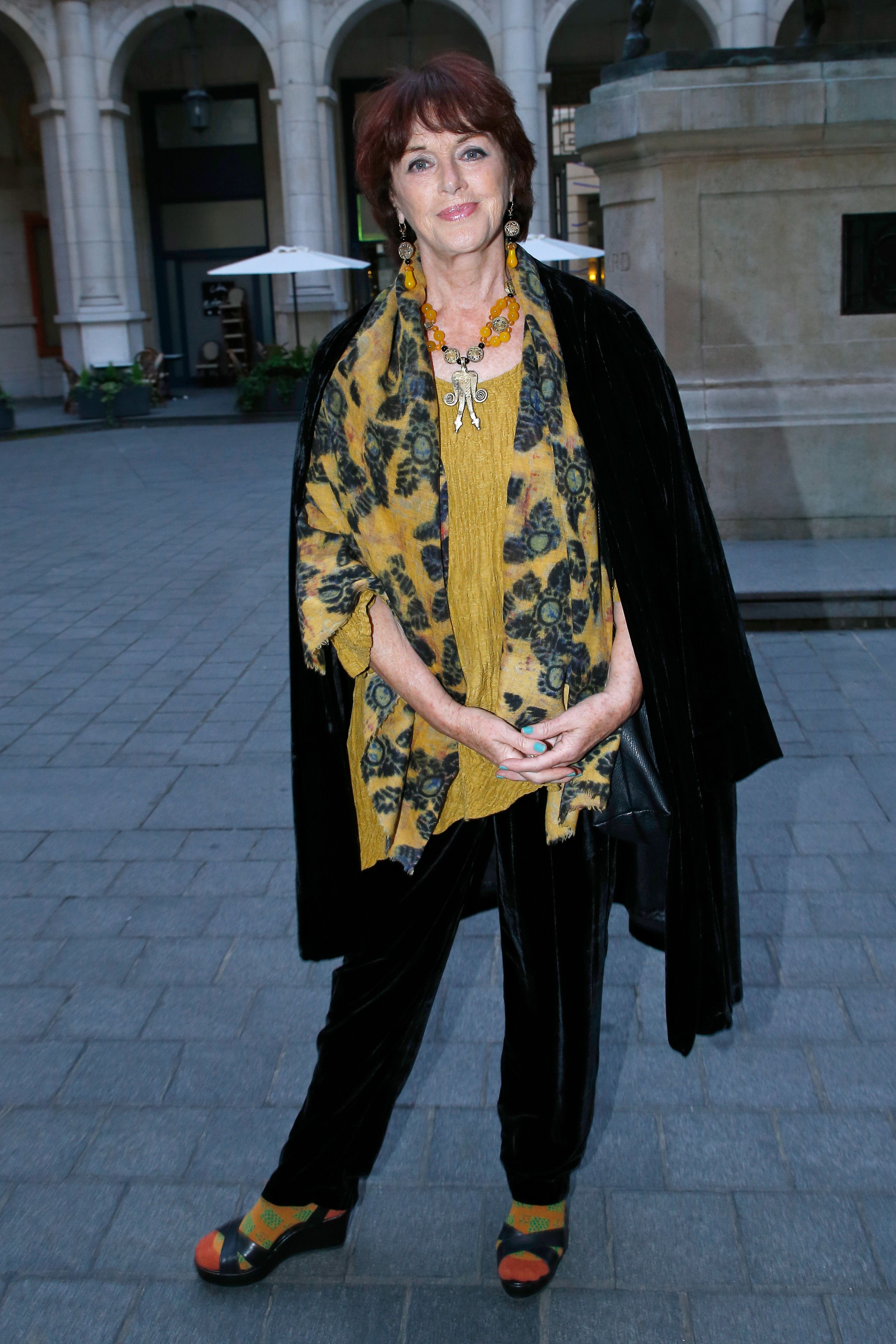 L'actrice Anny Duperey au Théâtre Edouard VII le 24 avril 2017 à Paris, France. | Photo : Getty Images L'actrice Anny Duperey au Théâtre Edouard VII le 24 avril 2017 à Paris, France. | Photo : Getty Images