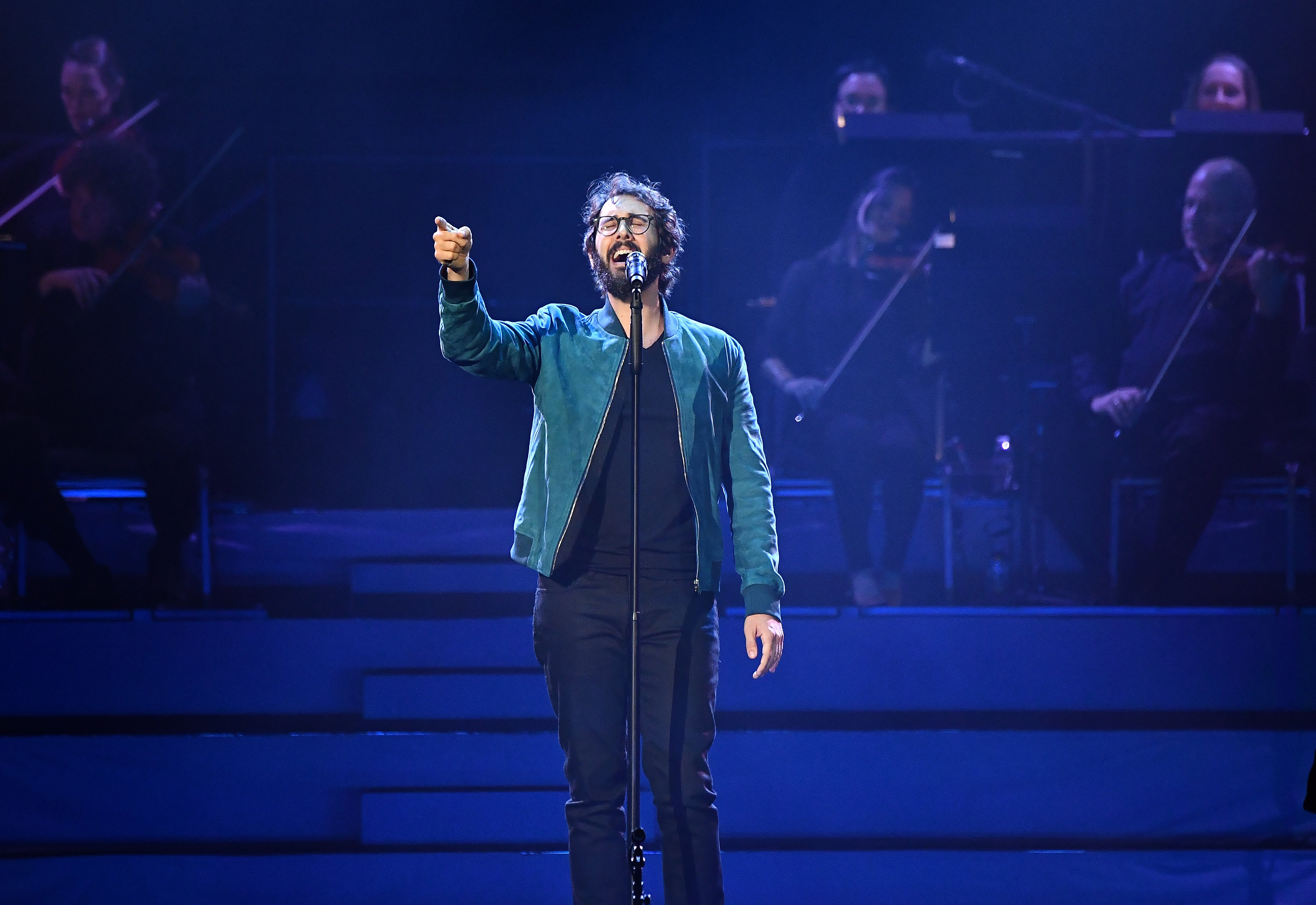 does josh groban still tour