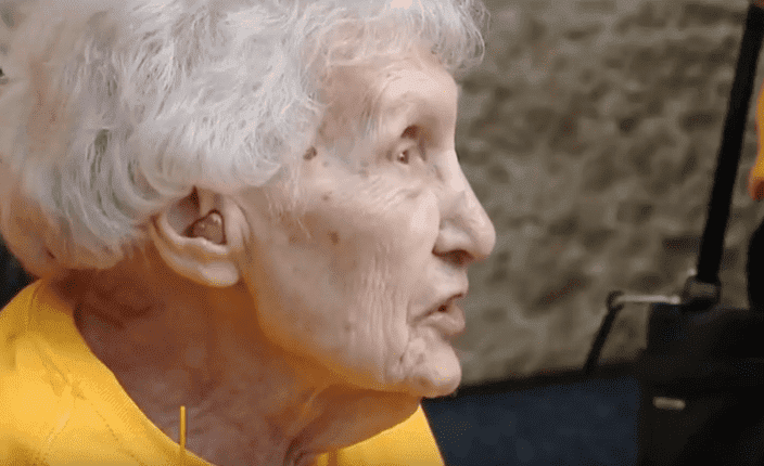 99-yer-old woman finally saw the Pirates play for the first time thanks to her family | Photo: YouTube/ CBS Pittsburgh