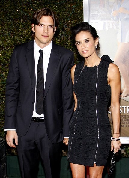 Ashton Kutcher and Demi Moore at the Regency Village Theatre in Westwood, USA on January 11, 2011. | Photo: Getty Images