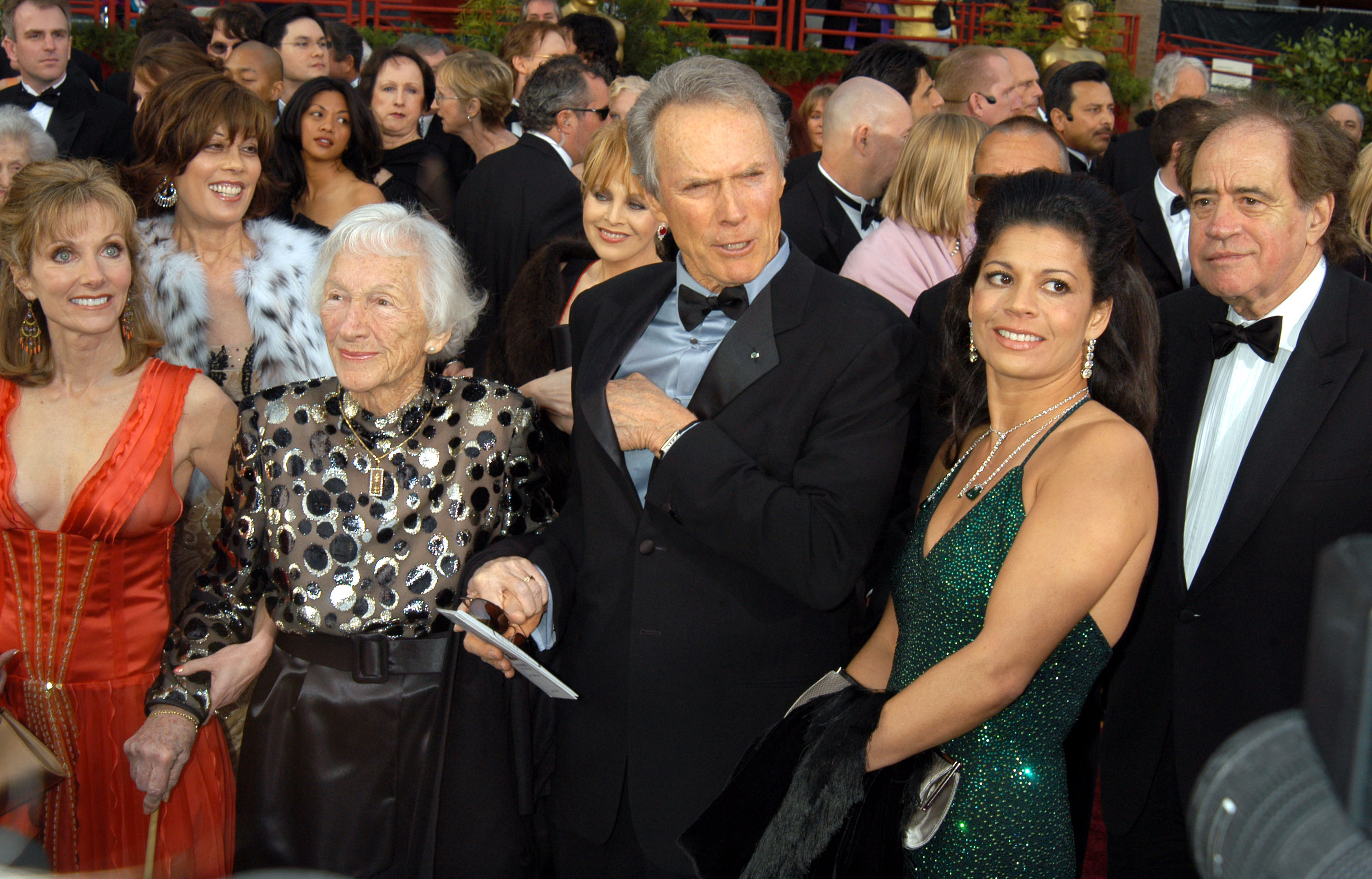 Laurie Murray, Clint Eastwood's mother Ruth Wood, Clint Eastwood, and Dina Eastwood at The 76th Annual Academy Awards on February 29, 2004, in Hollywood, California. | Source: Getty Images