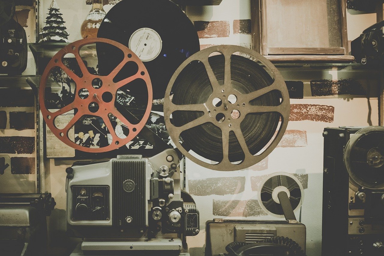 Carrete y proyector de cine. | Foto: Pixabay