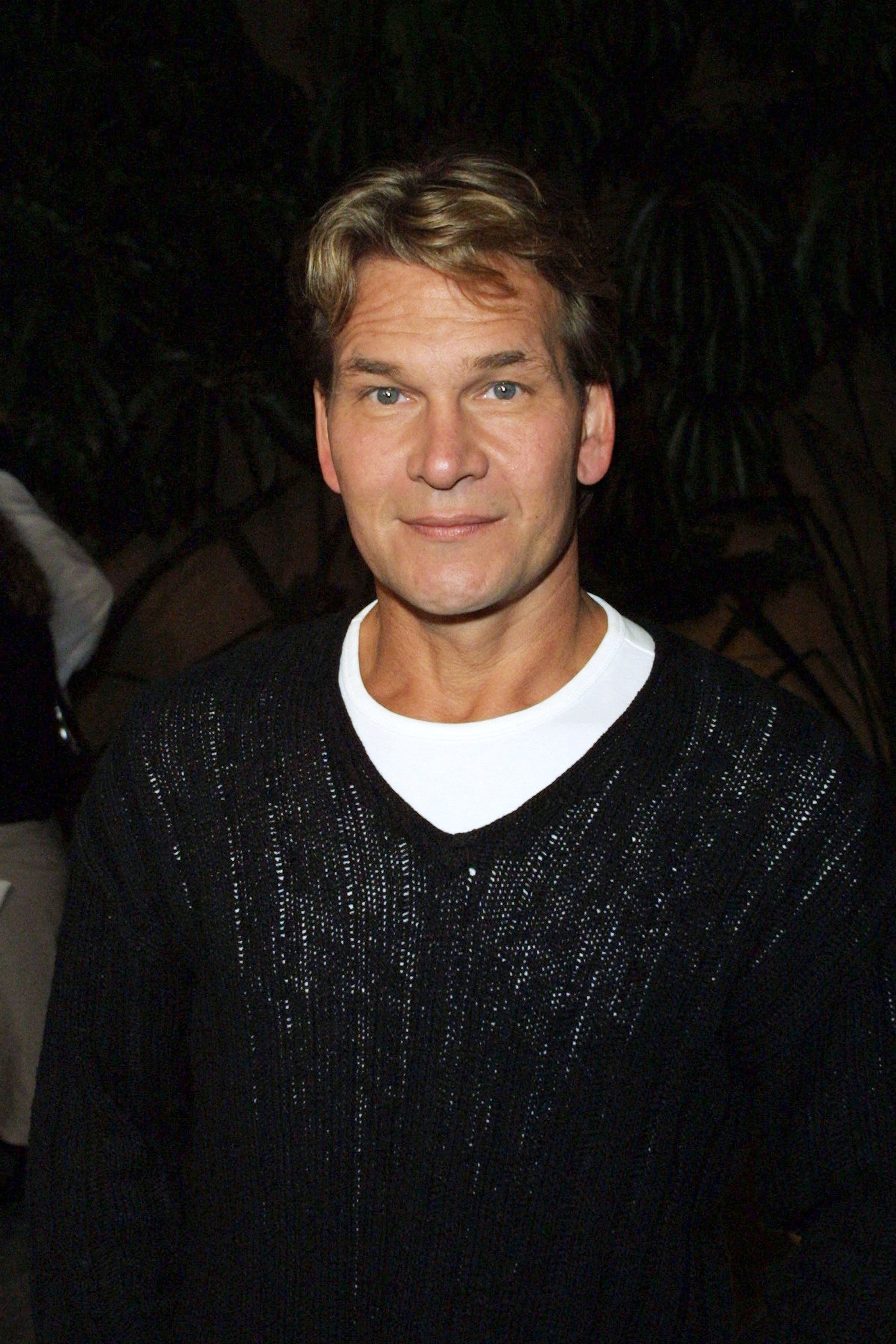 Patrick Swayze attends the premiere of "Donnie Darko" at the Egyptian Theatre on October 22, 2001, in Hollywood, California. | Source: Getty Images