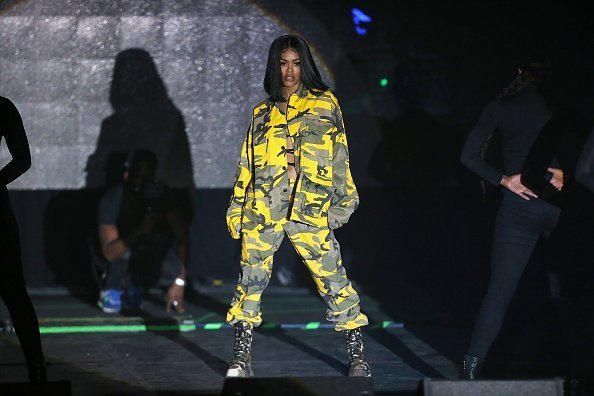 American singer Teyana Taylor performs on stage during the 2019 World AIDS Day Concert "Keep the Promise" of AIDS Healthcare Foundation (AHF) at The Bomb Factory | Photo: Getty Images