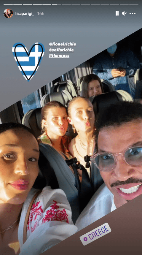 A selfie of Lionel Richie and his girlfriend, Lisa Parigi, during thier trip to Greece | Photo: Instagram/lisaparigi_