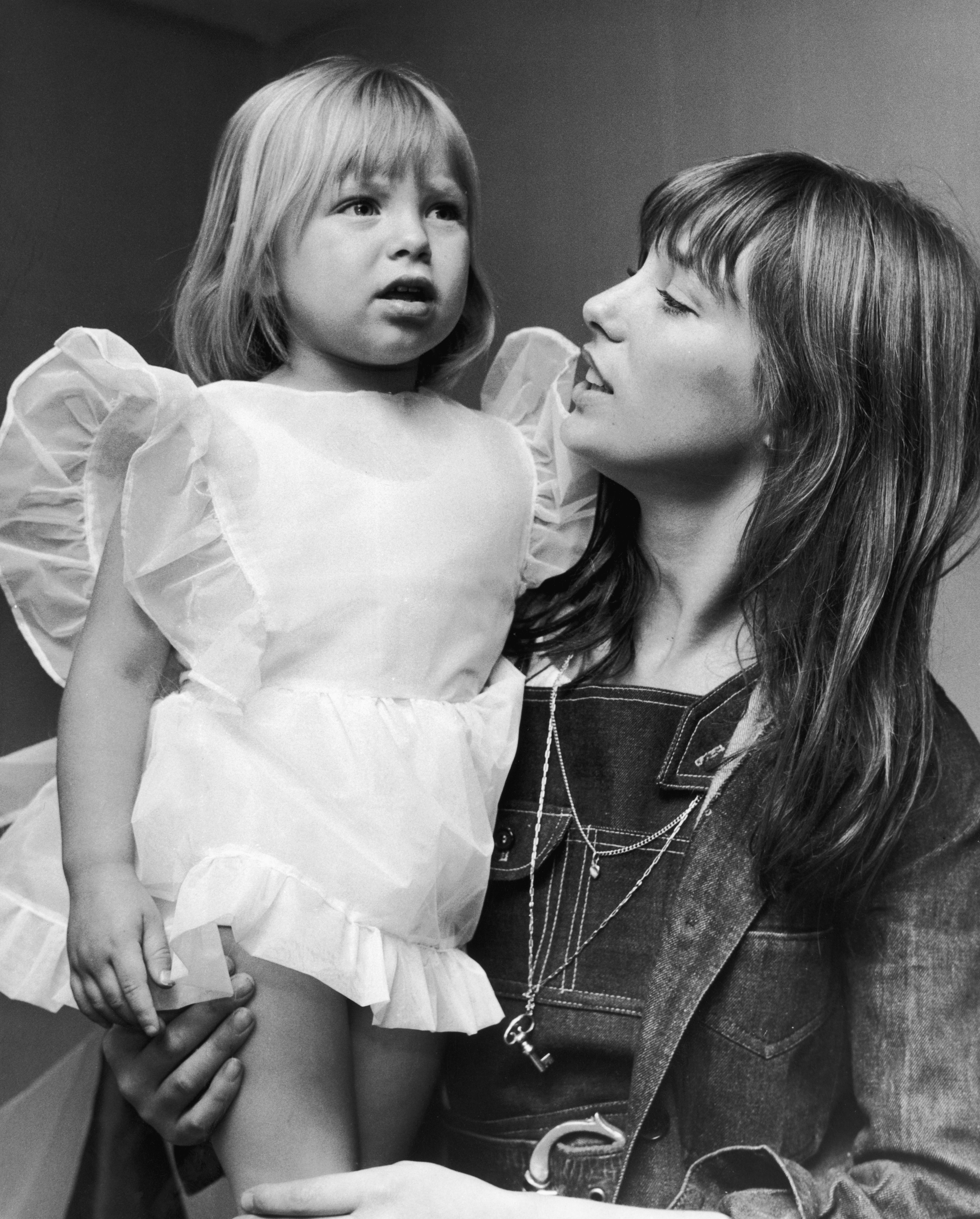 Jane Birkin with her daughter Kate Barry at the Children's Dancing Matinee on July 3, 1970. | Source: Getty Images