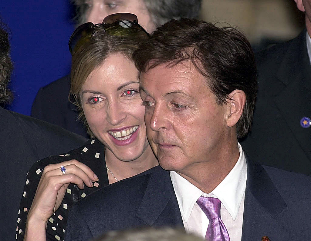 Heather Mills and Paul McCartney at the Walker Art Gallery on July 25, 2002. | Source: Getty Images