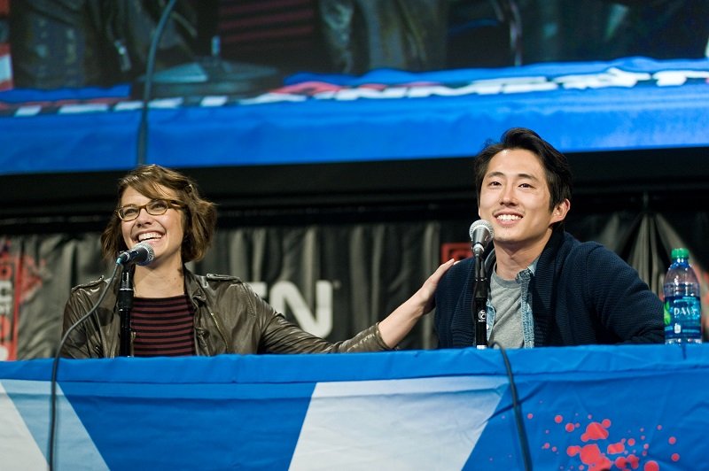 Lauren Cohan and Steven Yeun on April 14, 2012 in Chicago, Illinois | Photo: Getty Images