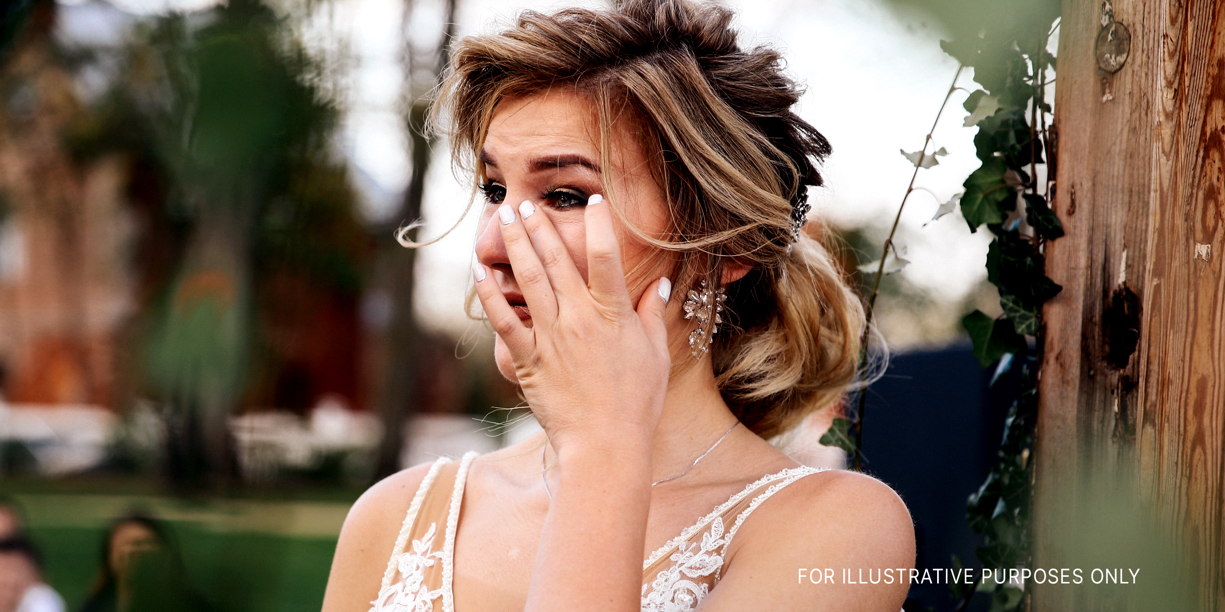 A crying bride | Source: Freepik