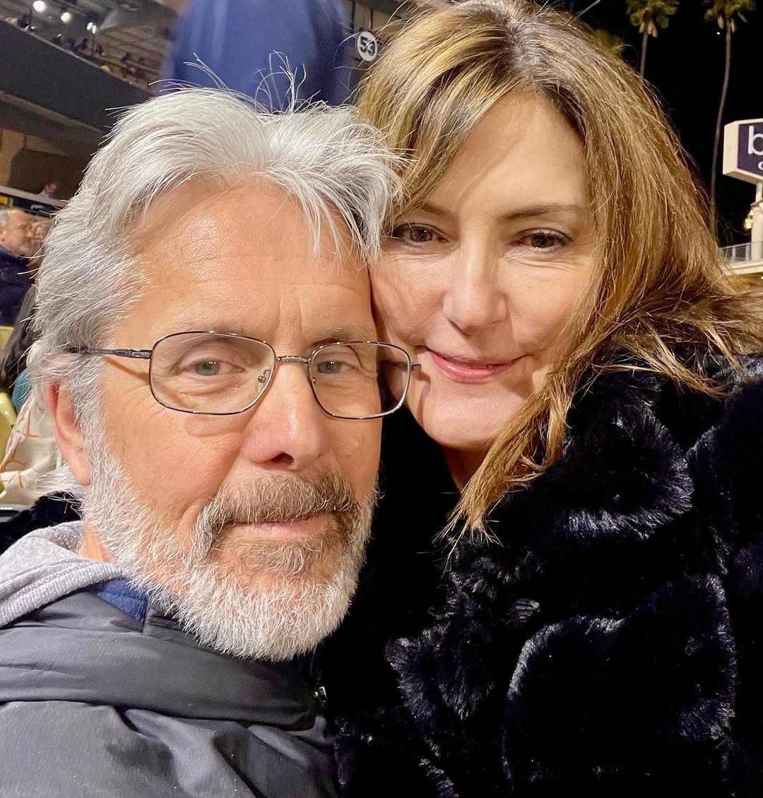Gary Cole and Michelle Knapp from a post dated November 20, 2022. | Source: Instagram/michellemknapp