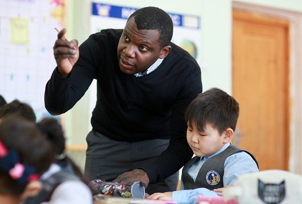 Nigerian-born teacher during a Chinese language lesson at a secondary comprehensive school | Photo: Getty Images