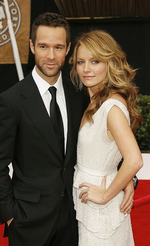 Chris Diamantopoulos and Becki Newton arrive at the 14th annual Screen Actors Guild awards | Getty Images