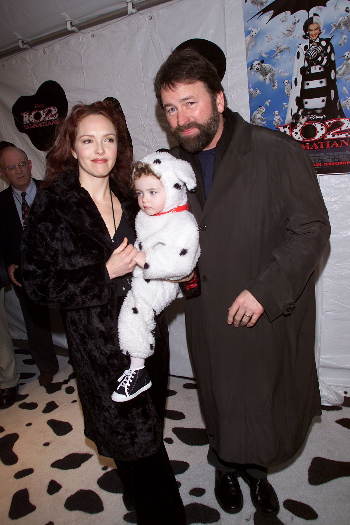 Amy Yasbeck, Stella Ritter, and John Ritter at the world premiere of "102 Dalmatians" in New York City on December 13, 2000 | Source: Getty Images