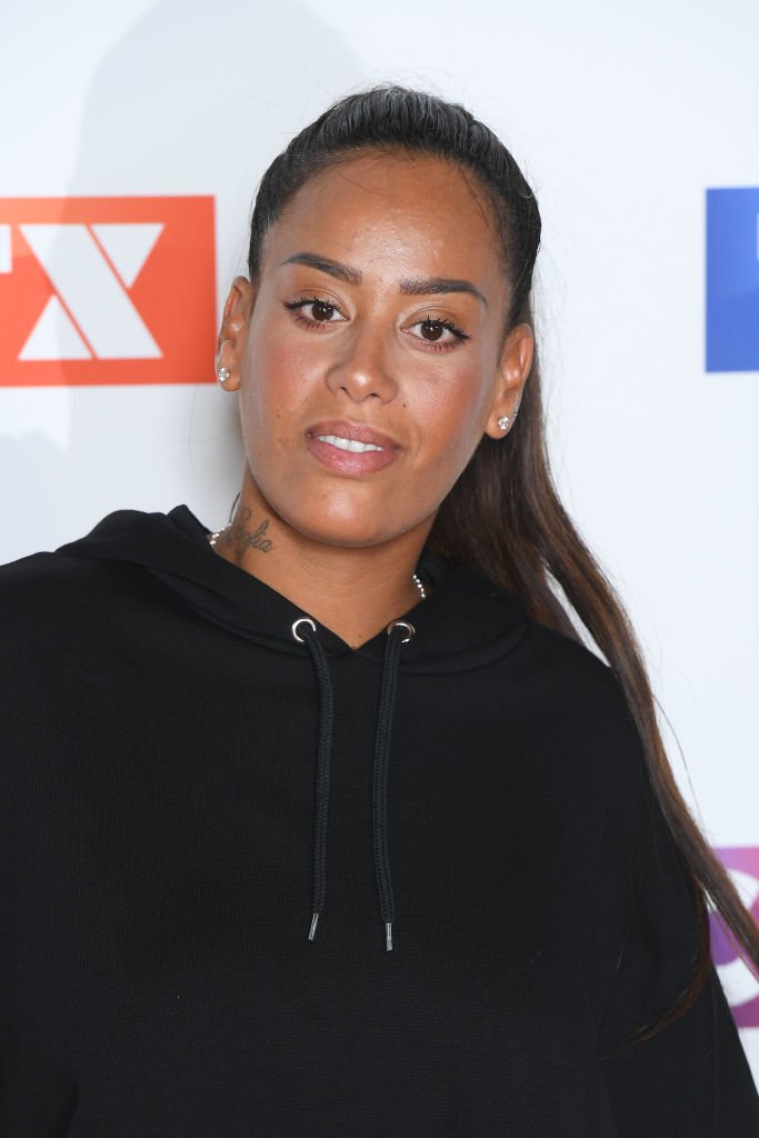 amel bent se passionne pour les tueurs en rie trange amel bent se passionne pour les tueurs en rie trange