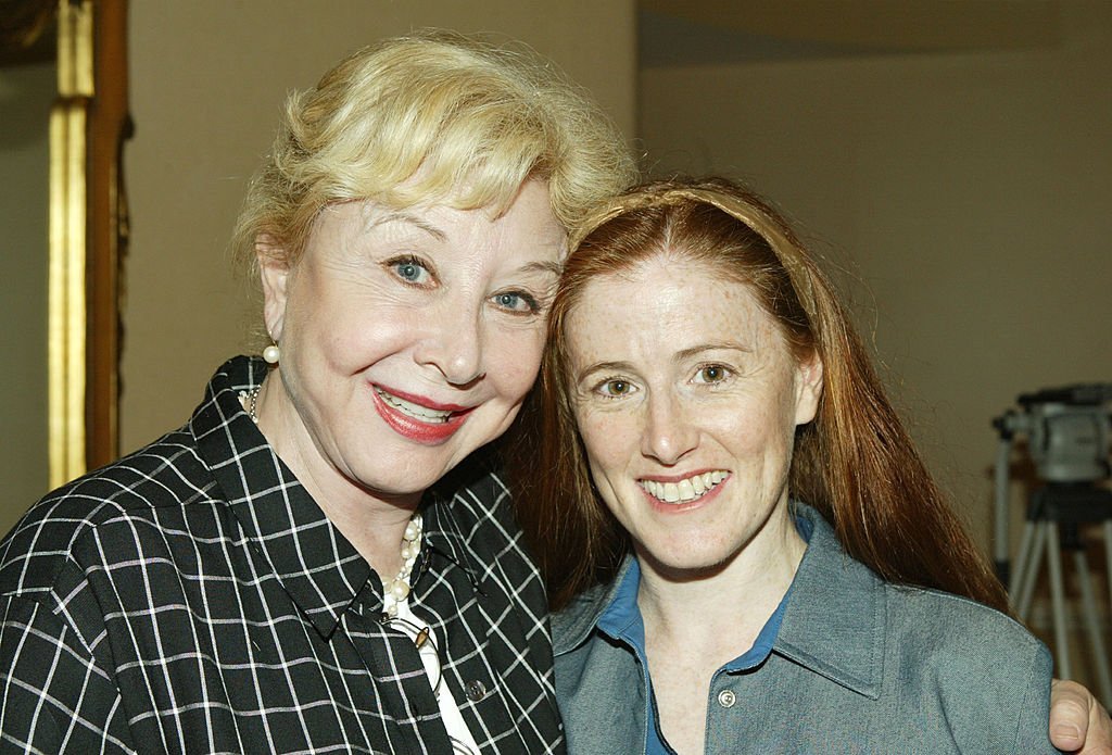 Kami Cotler and Michael Learned attend "In The Know" Facts about Cosmetic Surgery Risks media conference in Beverly Hills in 2003 | Photo: Getty Images