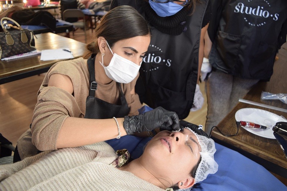 Microblading de Cejas. | Imagen: Pixabay