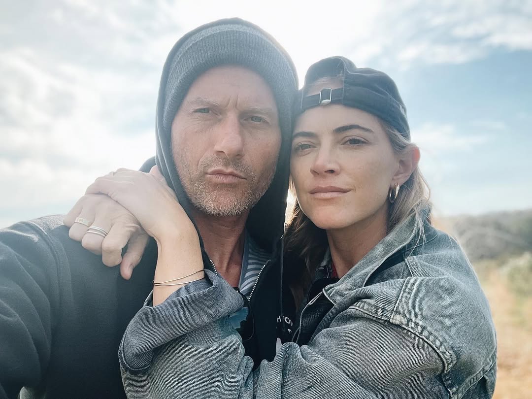 Emily Wickersham and James Badge Dale from a post dated November 15, 2021. | Source: Instagram/emilywickersham