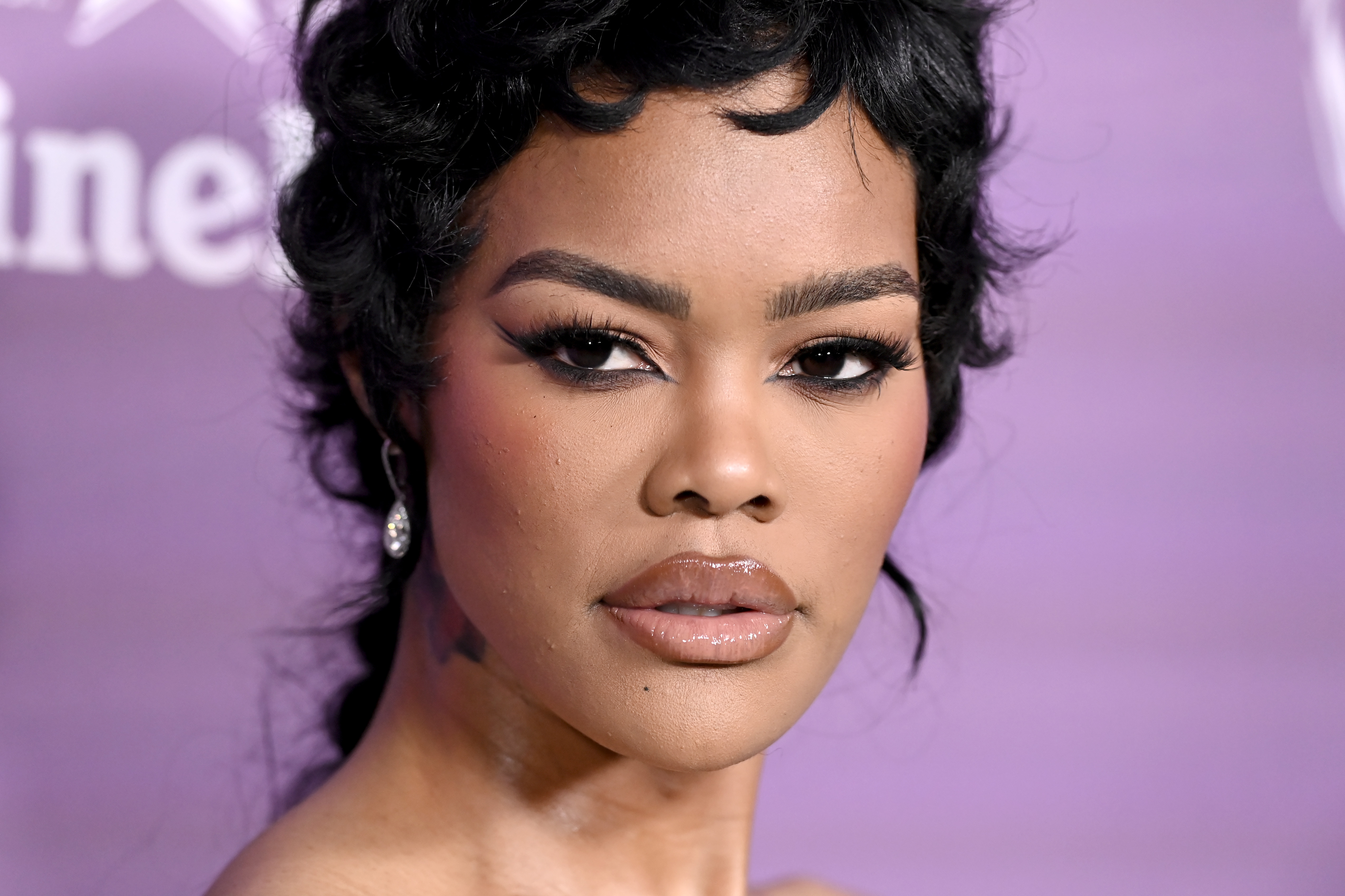 **Photo 10** Taylor has embraced a variety of hairstyles throughout the year, often changing her look to match each appearance. After seeing her BET Awards outfit, some Instagram users said they would have liked to see the sculptural gown paired with her signature short hairstyle instead. | Source: Getty Images