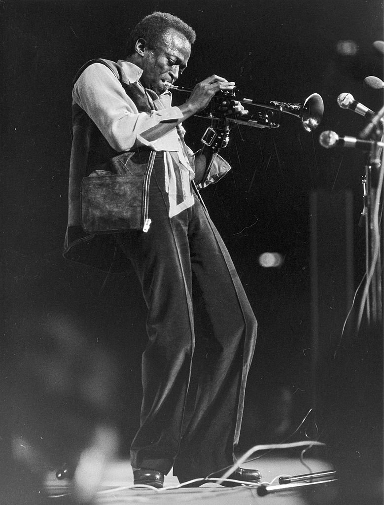 Miles Davis sur scène en 1960. l Source : Getty Images