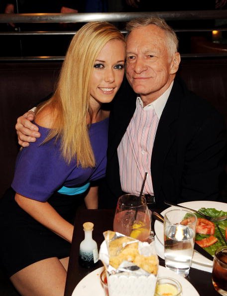 Kendra Wilkinson and Hugh Hefner at Nine Steakhouse at the Palms Resort & Casino on April 4, 2009 in Las Vegas, Nevada. | Photo: Getty Images