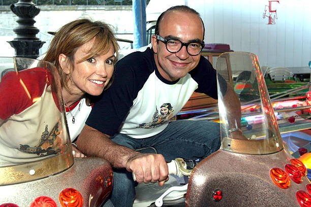 Moment de convivialité entre Karl Zéro et son épouse | Sources : Getty Images