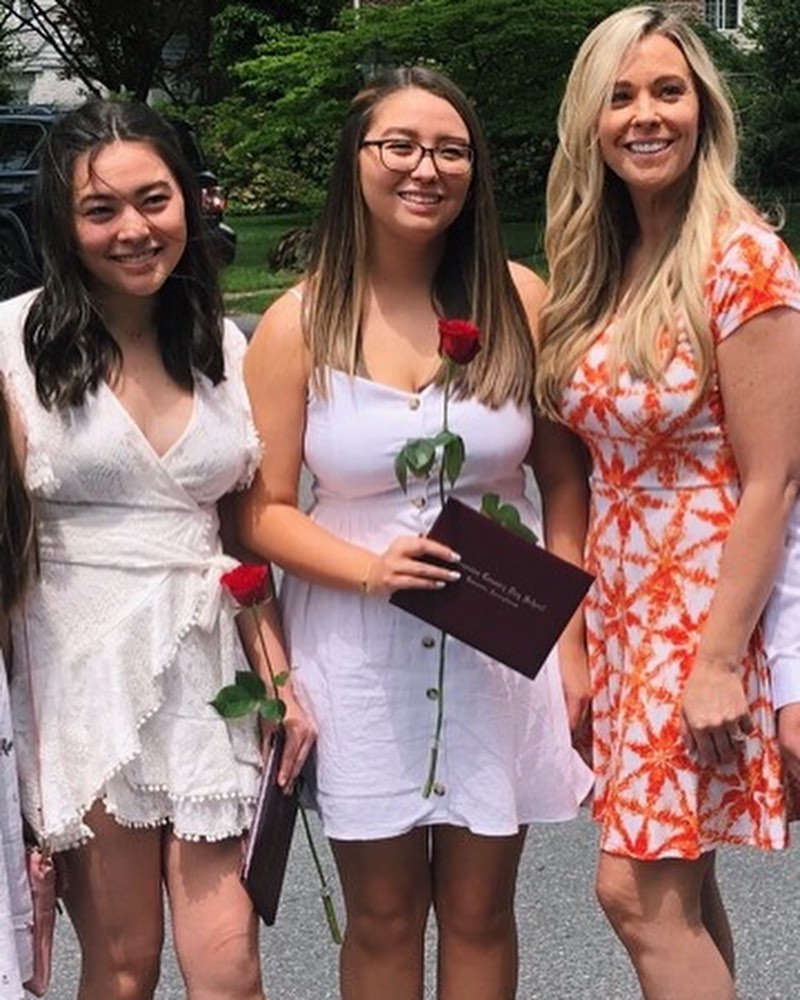 Cara Gosselin with her sister and mother from a post dated May 30, 2019. | Source: Instagram/kateplusmy8