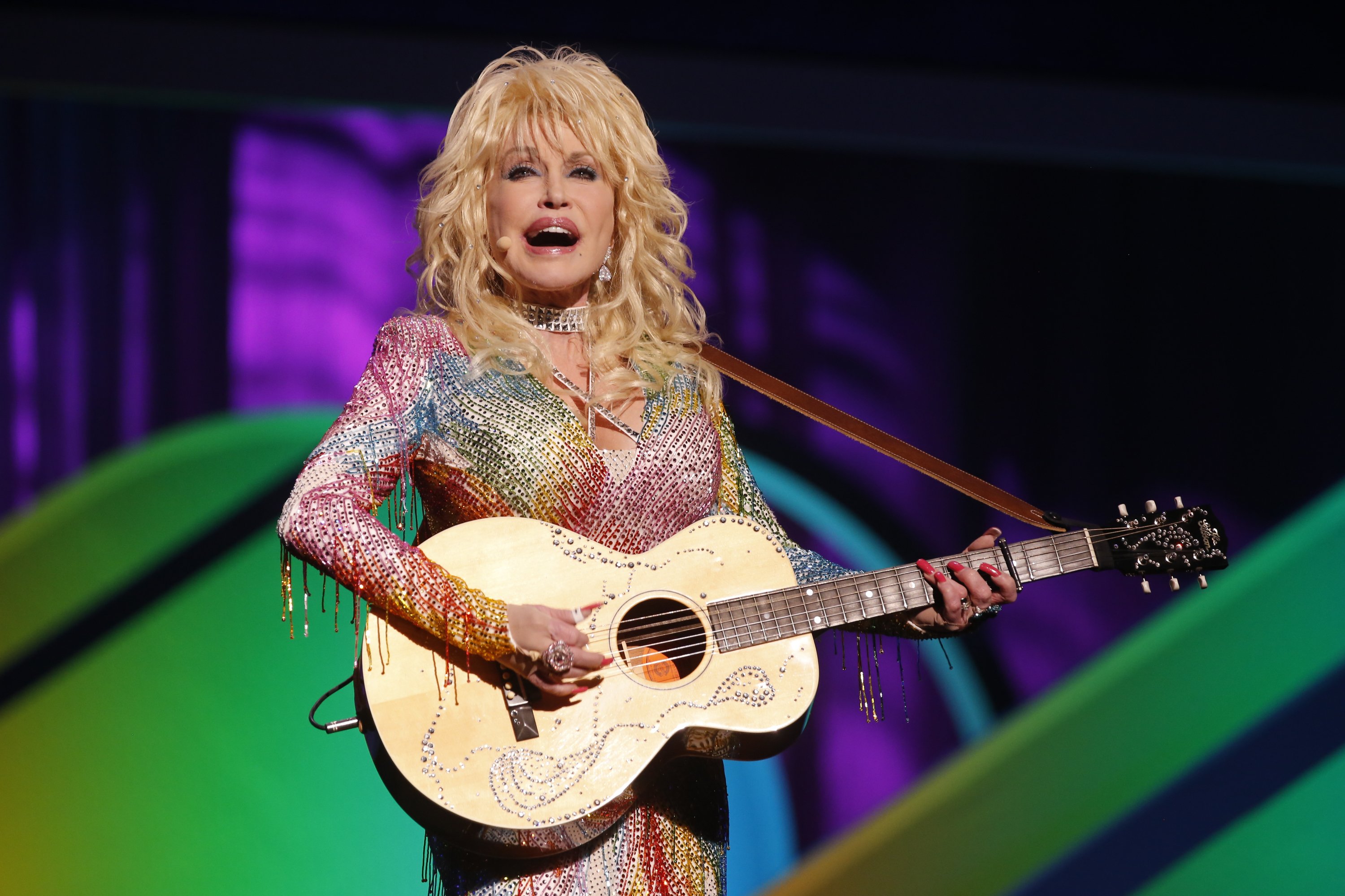 Dolly Parton performing at NBC Universal Events in 2015. | Source: Getty Images 
