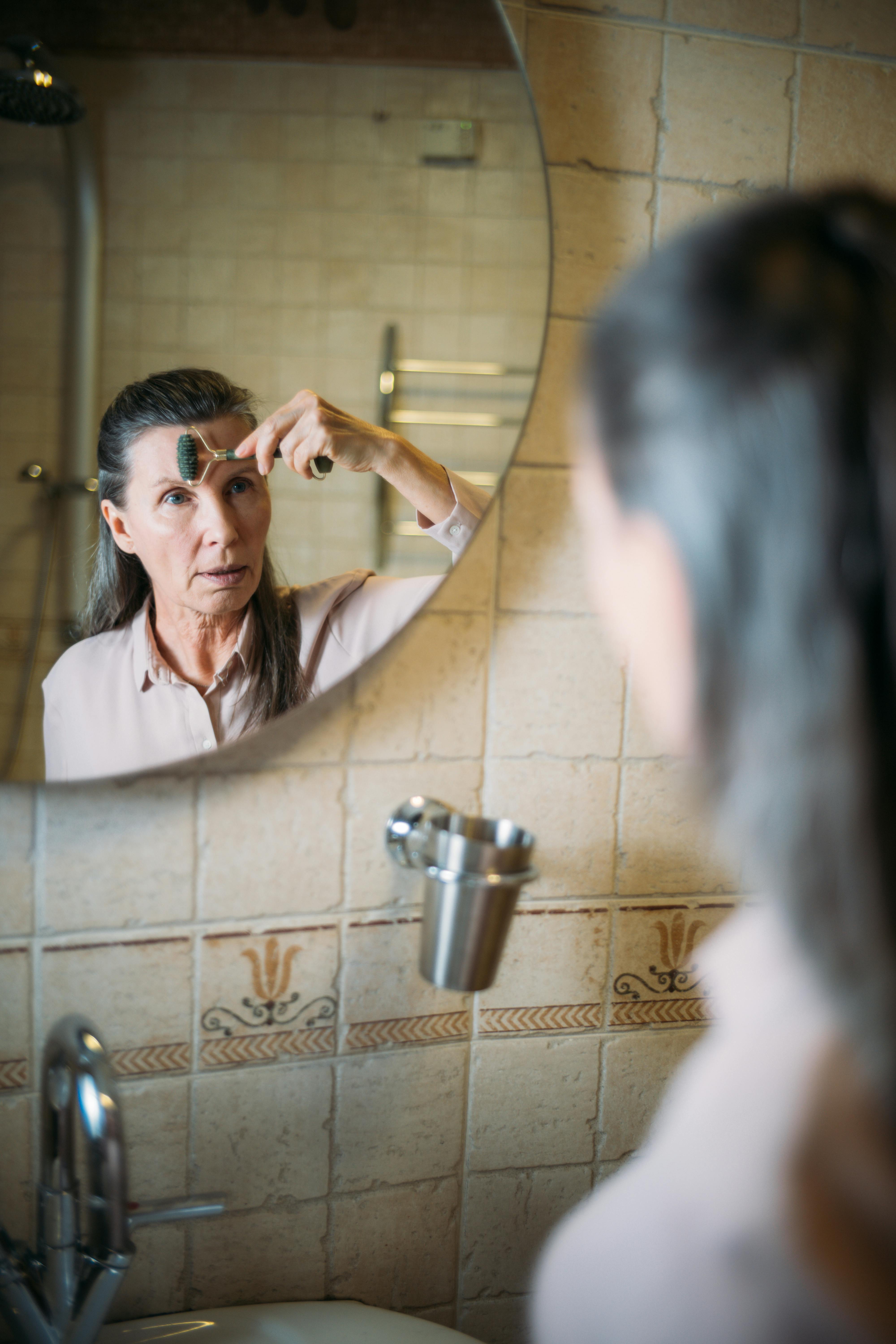 Do a good skin care prep before applying makeup | Source: Pexels