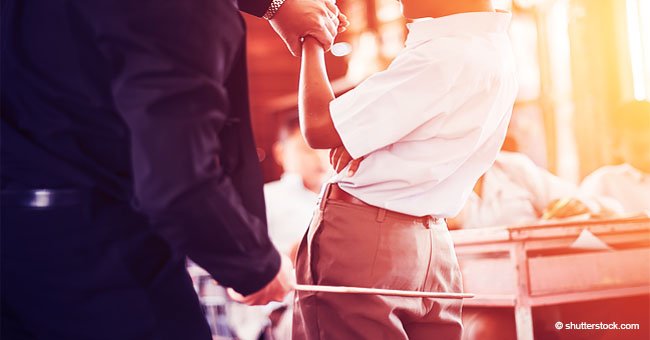 Lehrerin verliert die Beherrschung während Diskussion mit Schüler und schlägt ihm ins Gesicht