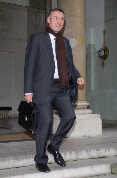 Jean-Marie Bockel, leaves the Elysée after the weekly meeting of the cabinet on December 6, 2007 in Paris, France. | Photo : Getty Images