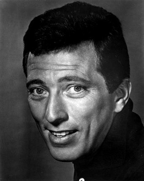 Publicity photo of Andy Williams circa 1963. | Source: Wikimedia Commons