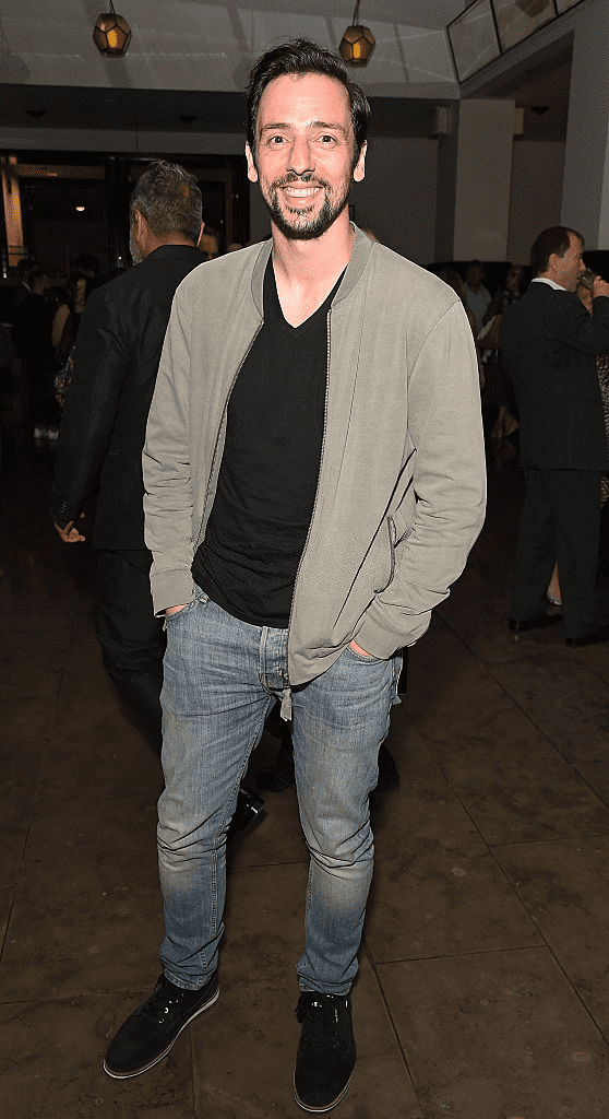LONDRES, ANGLETERRE - 30 AOÛT : Ralf Little assiste à la soirée de presse pour "The Entertainer", la dernière production de la saison West End de la Kenneth Branagh Theatre Company, au National Cafe le 30 août 2016 à Londres, en Angleterre. | Photo : Getty Images LONDRES, ANGLETERRE - 30 AOÛT : Ralf Little assiste à la soirée de presse pour "The Entertainer", la dernière production de la saison West End de la Kenneth Branagh Theatre Company, au National Cafe le 30 août 2016 à Londres, en Angleterre. | Photo : Getty Images