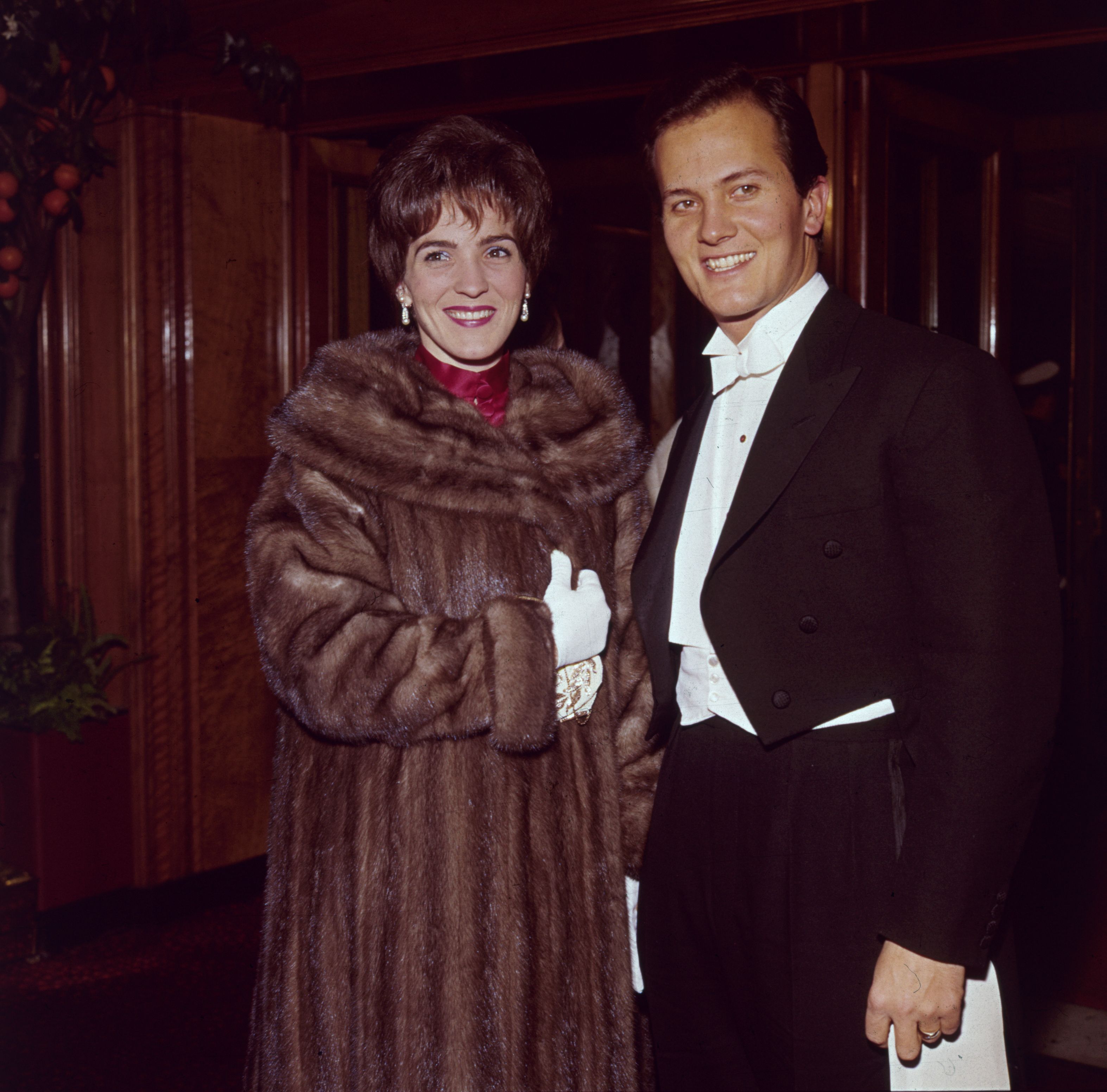 Pat Boone with his wife Shirley Foley Boone in 1962 | Source: Getty Images