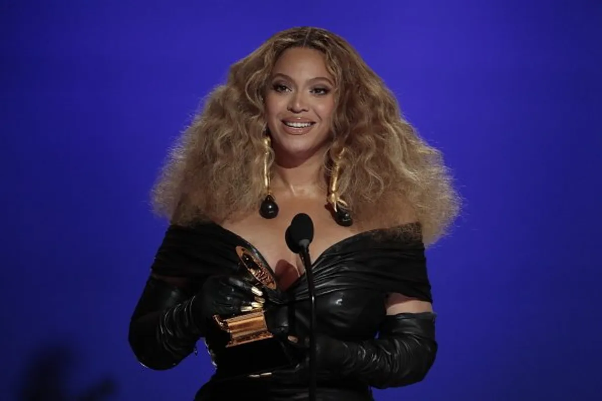 Beyonce entre dans l'histoire en remportant 28 Grammys, plus que n'importe quel artiste féminin ou masculin. | Photo : Getty Images