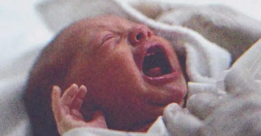 Mon bébé pleurait et je savais que quelque chose n'allait pas | Source : Shutterstock,com