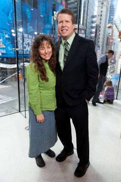 Jim Bob Duggar and wife Michelle Duggar visit "Extra" at their New York studios on March 11, 2014 | Photo: Getty Images