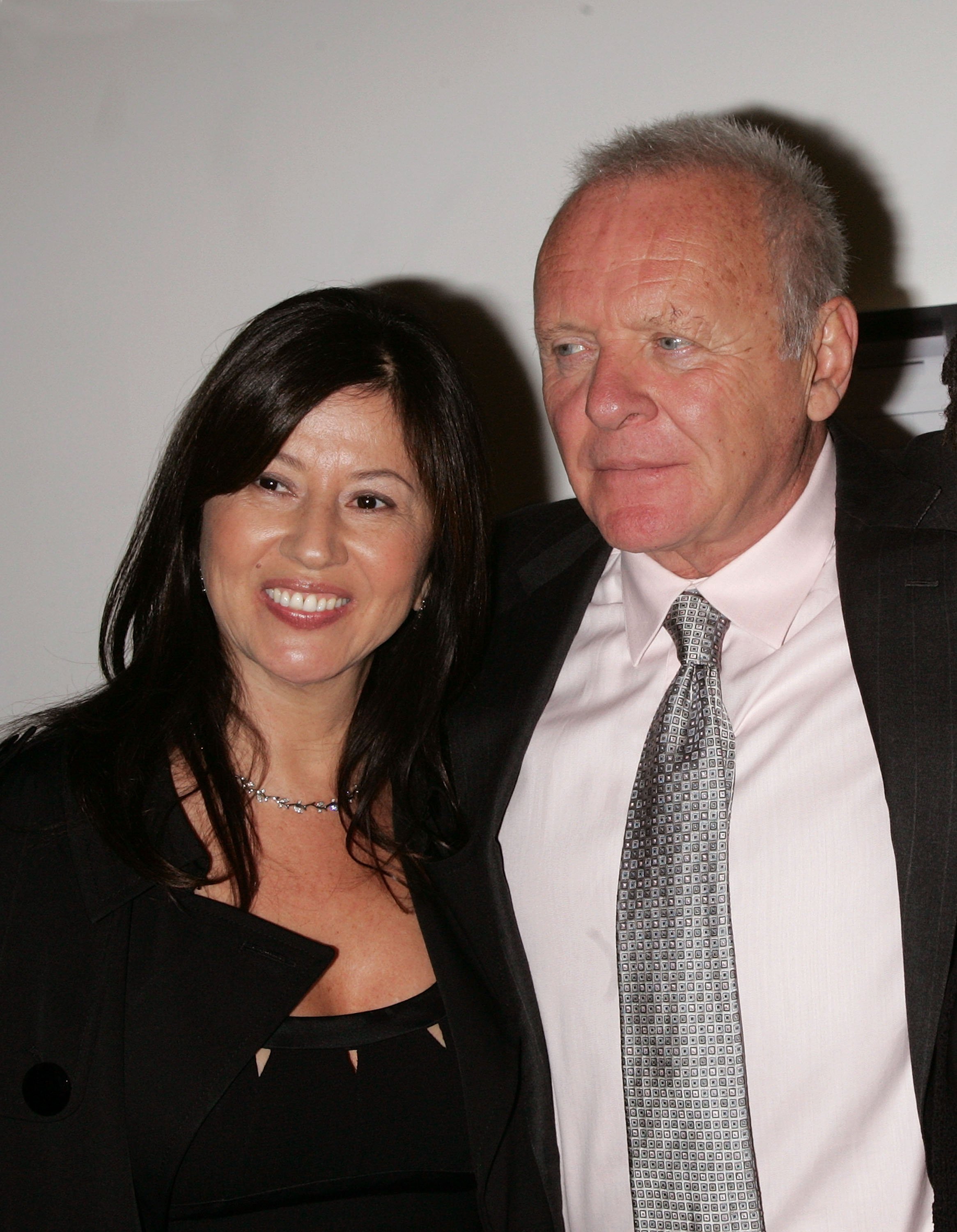 Stella Arroyave and Anthony Hopkins arriving at "Slipstream" premiere at Roy Titus Theater, on October 18, 2007 in New York City. / Source: Getty Images