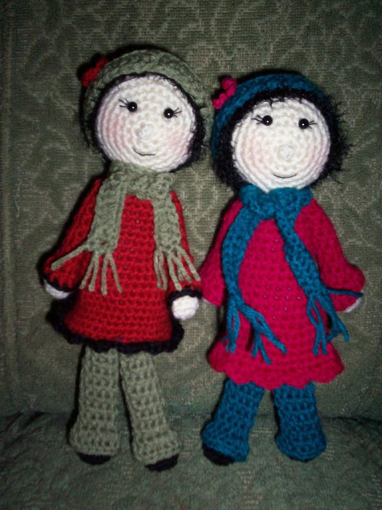 Two crochet dolls | Source: Flickr