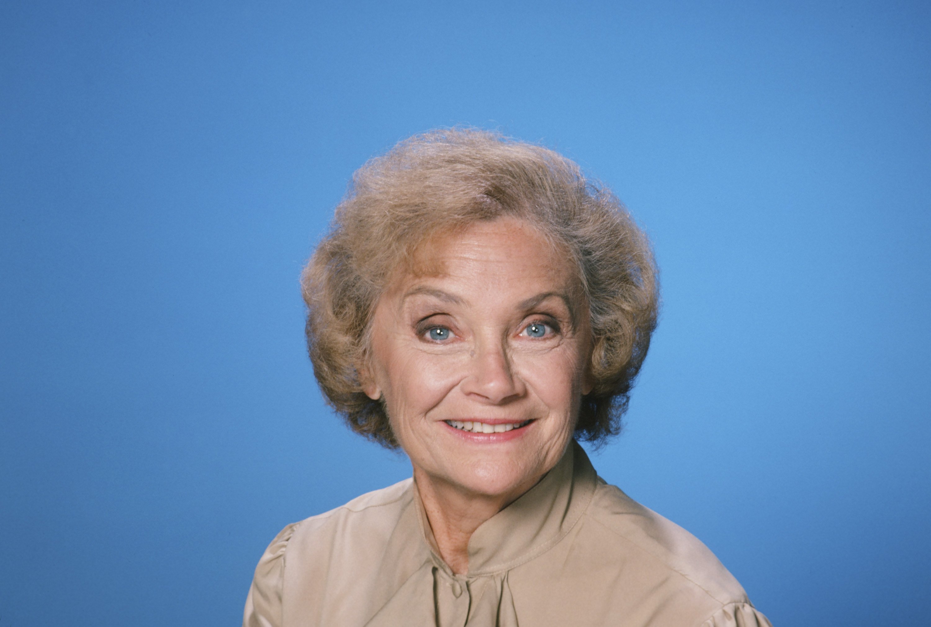 Actress Estelle Getty as Sophia Petrillo during Season 1 of the TV sitcom "The Golden Girls." | Source: Getty Images