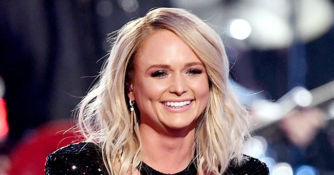 Miranda Lambert Pays Tribute To Country Music Star Caylee Hammack Check Out Their Adorable Photo 