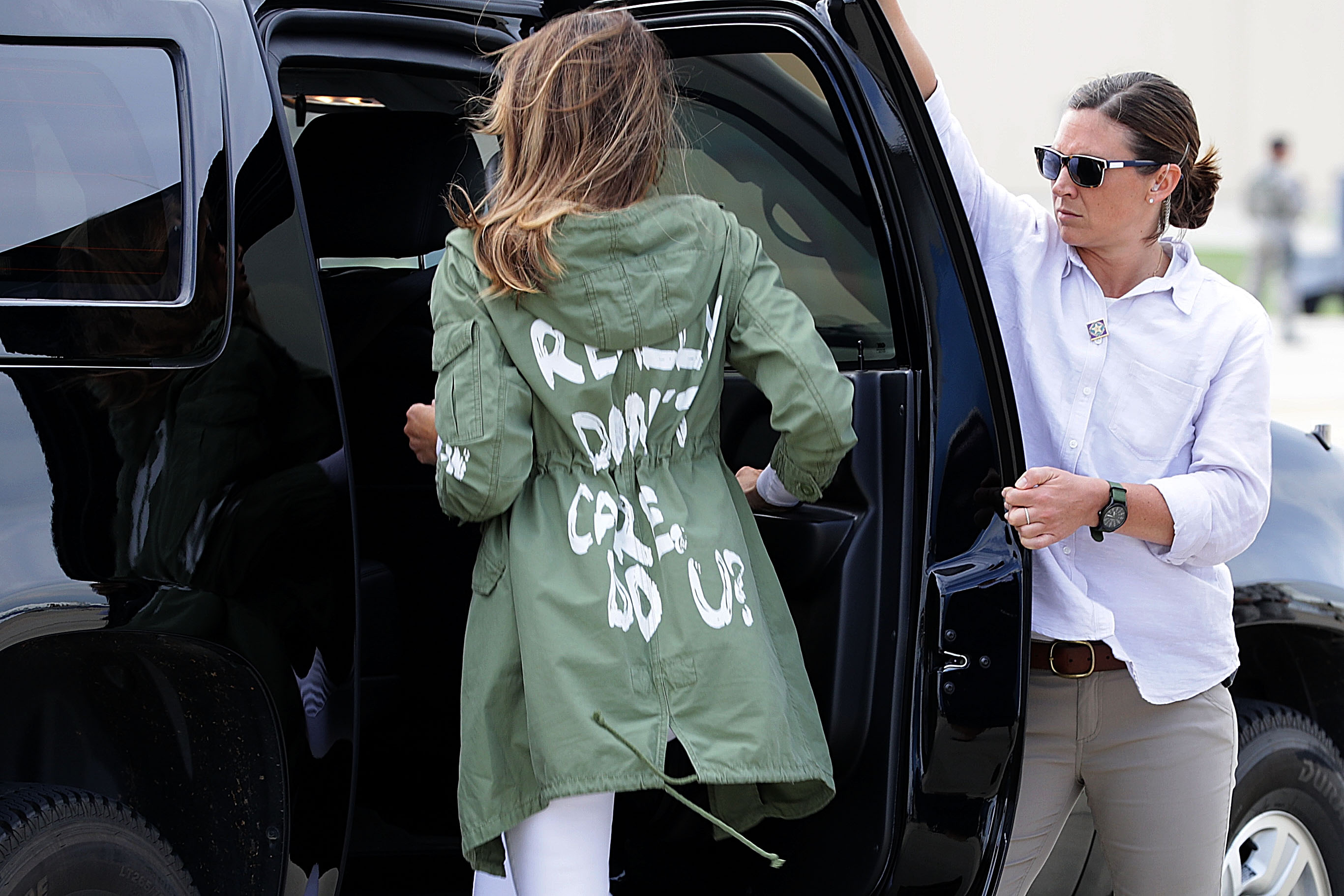 Melania Trump departs Andrews Air Rorce Base in Maryland June 21, 2018 wearing a jacket emblazoned with the words "I really don't care, Do U?" following her surprise visit with child migrants on the US-Mexico border | Source: Getty Images