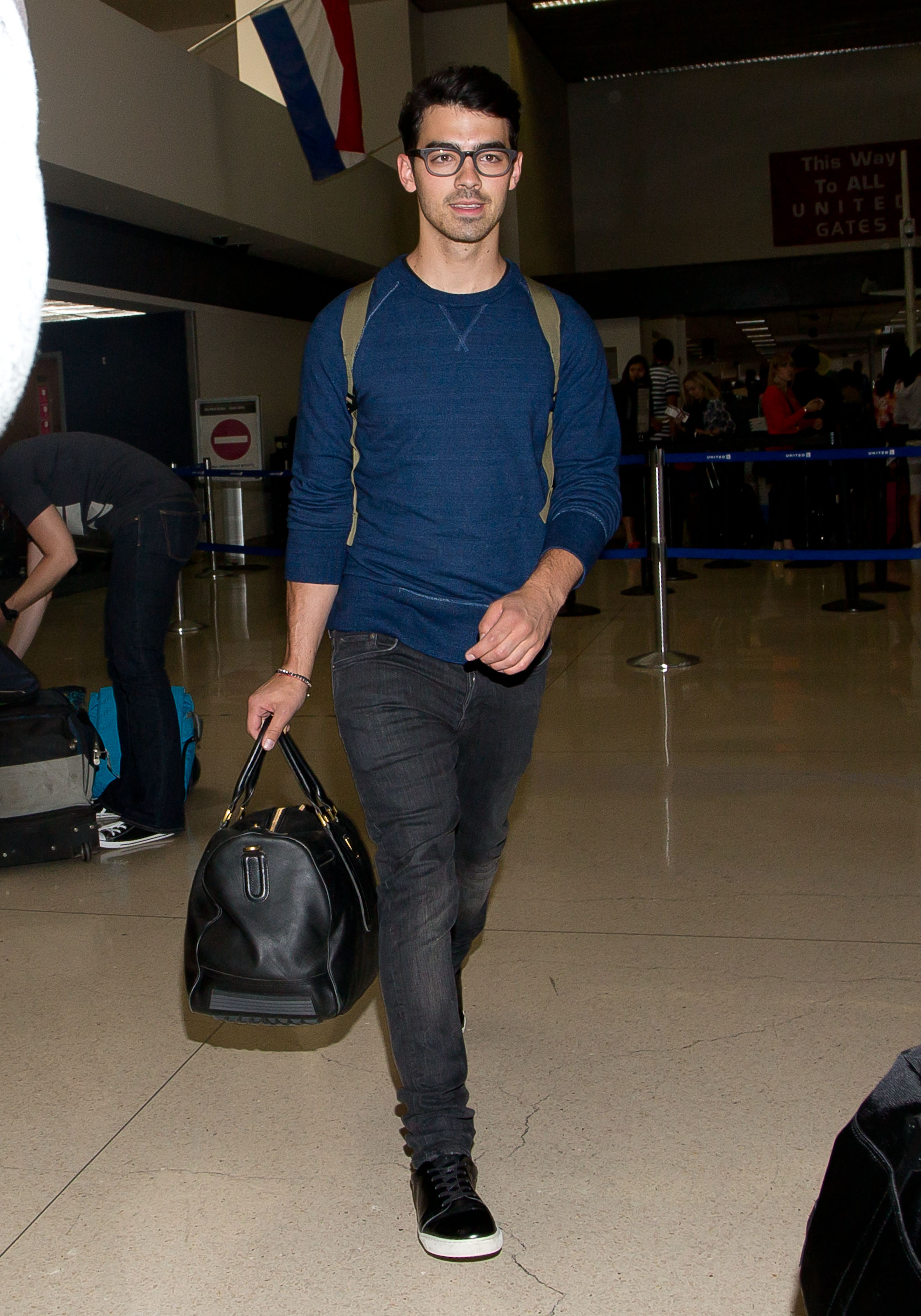 Joe Jonas at LAX on June 9, 2014 | Source: Getty Images