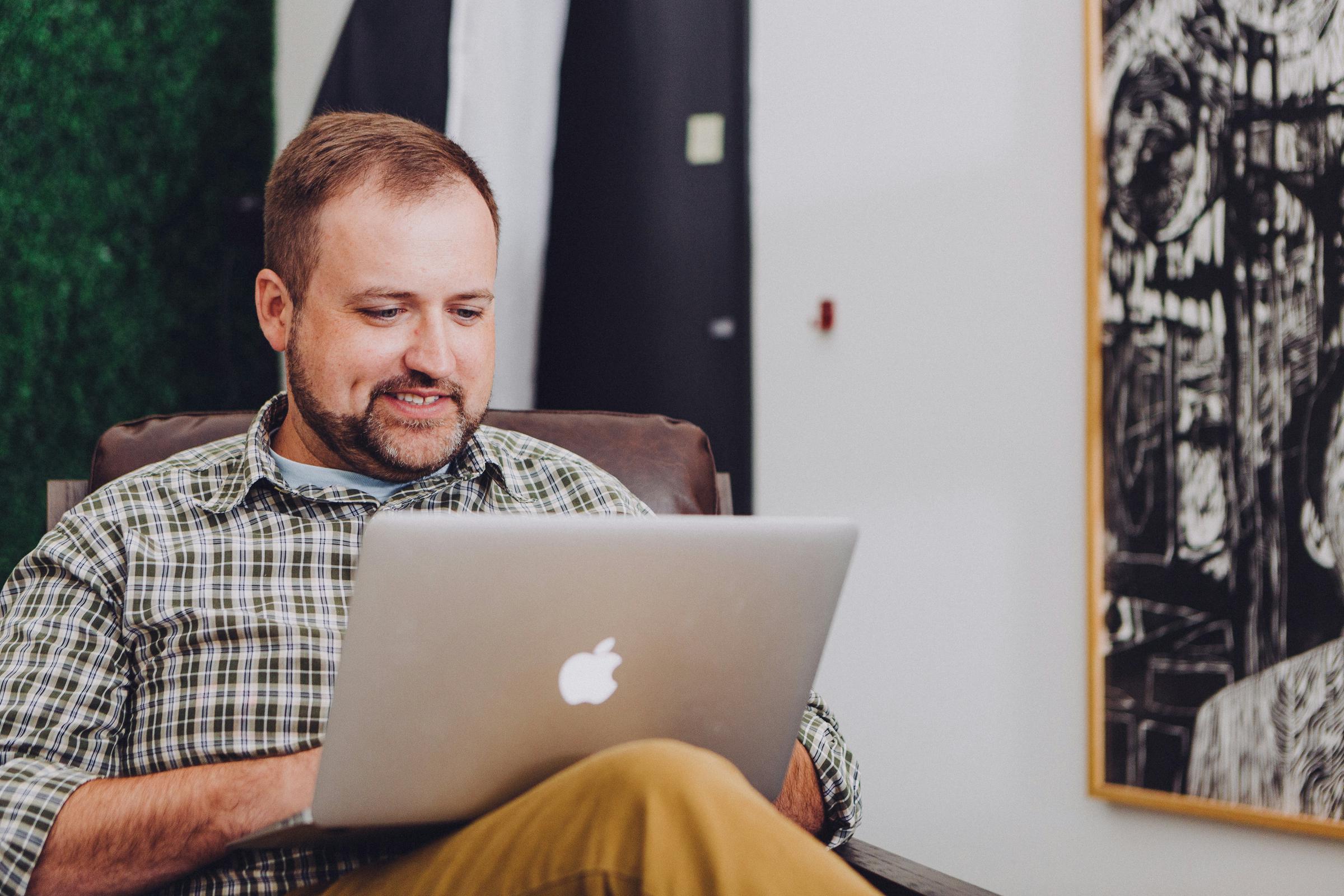 Man works on his laptop | Source: Unsplash