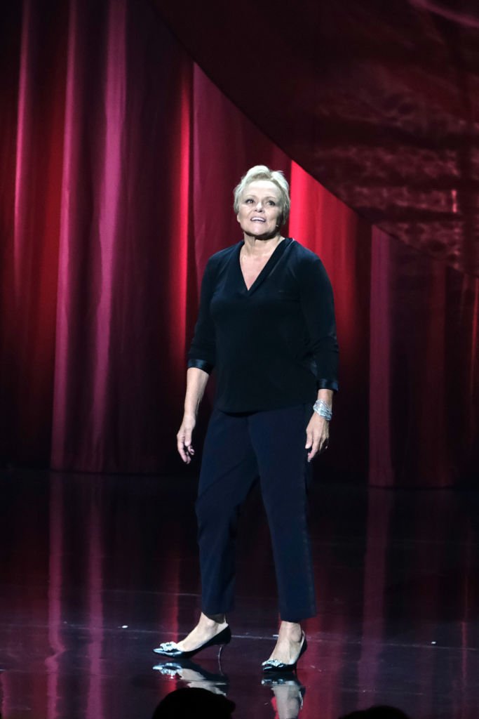 Muriel Robin sur scène le 3 octobre 2019 à Paris. l Source : Getty Images