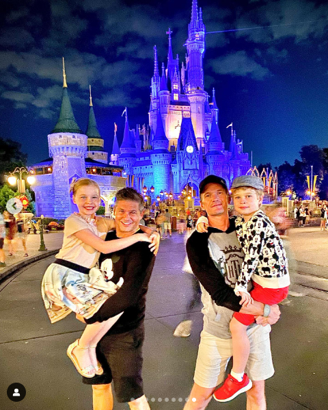 David Burtka and Neil Patrick Harris with their twins from a post dated June 19, 2022. | Source: Instagram/nph