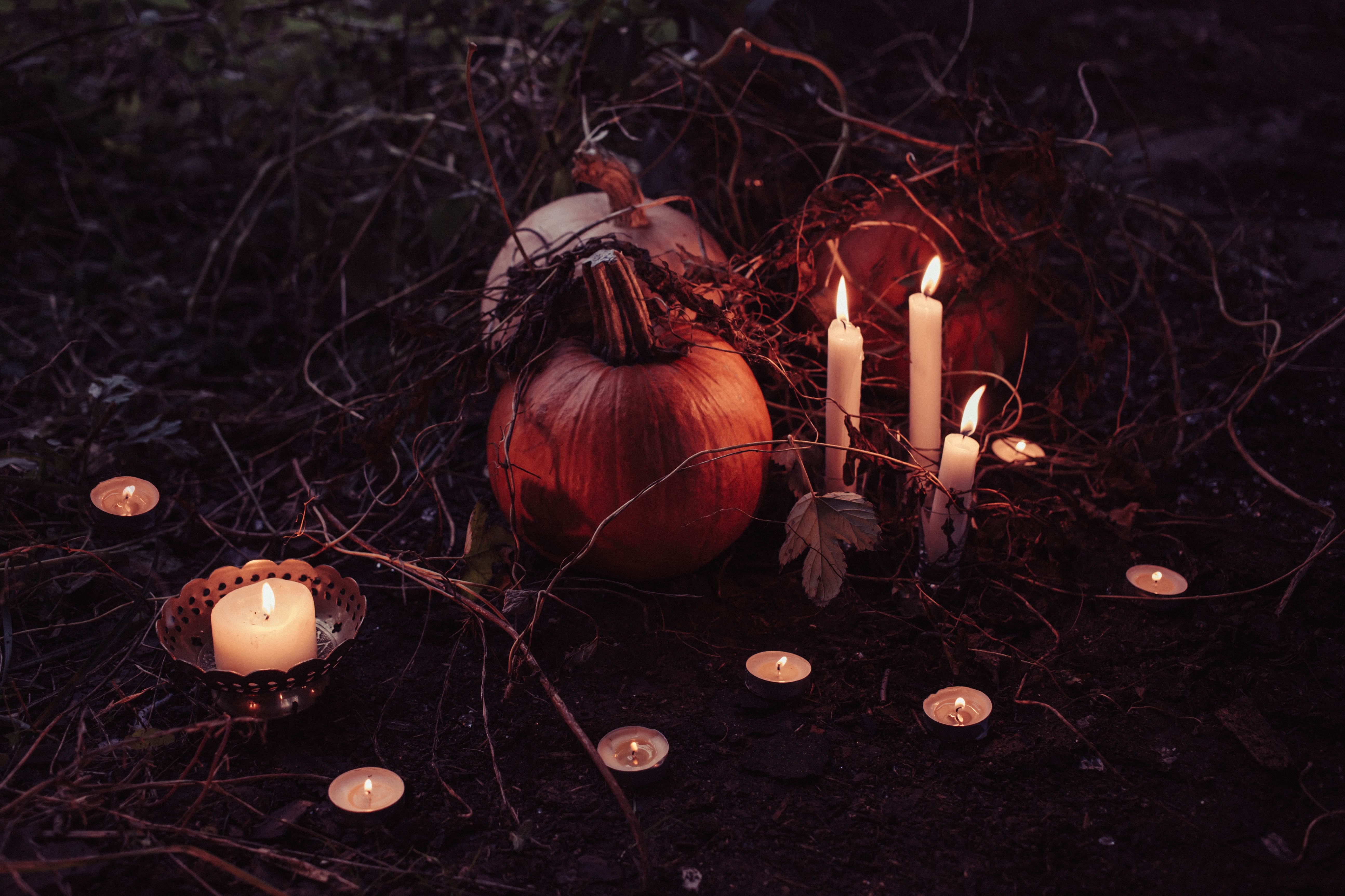 A mysterious fortune telling setup | Source: Unsplash.com